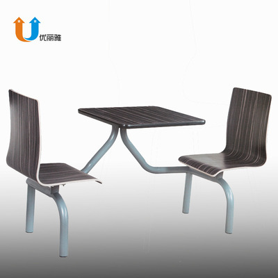 曲木連體快餐桌椅 現代餐飲空間的效率與美學融合